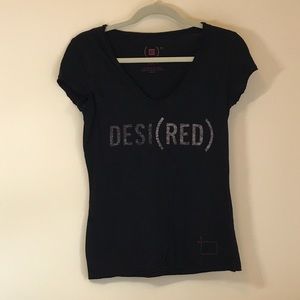 Gap desi(red) black t-shirt size small